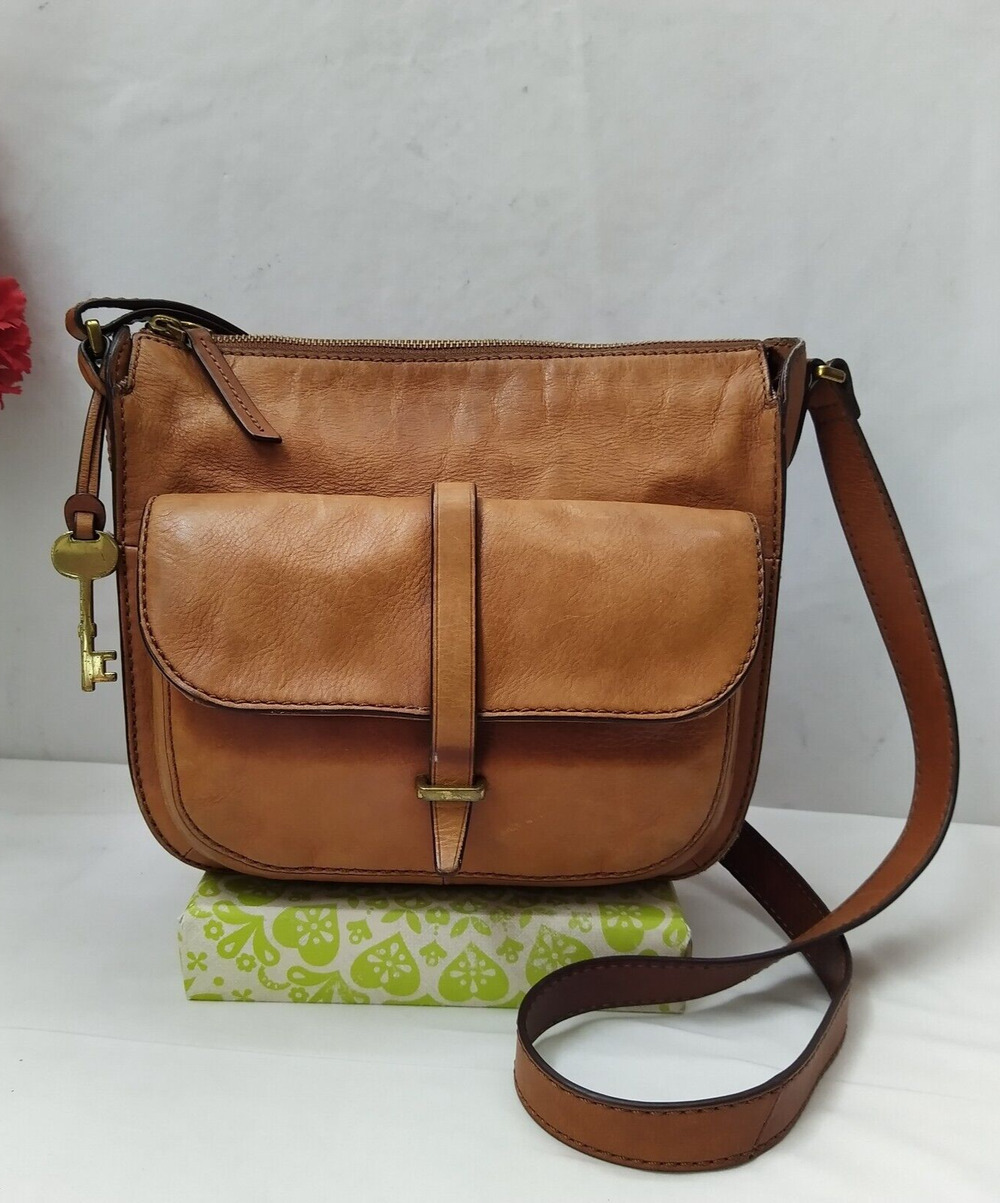 Fossil Brown Tan Leather Front Pocket Zipper Closure Crossbody Bag